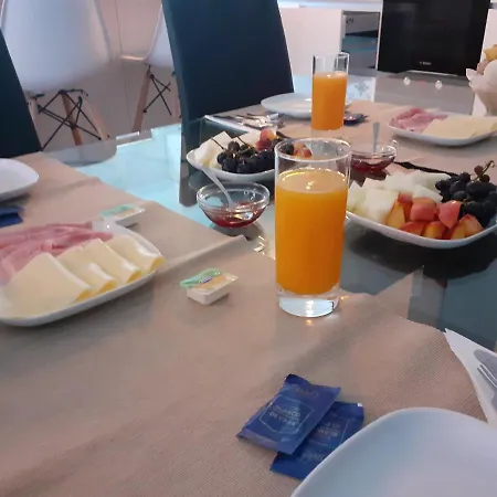 Tavares Guest Houses 2 *