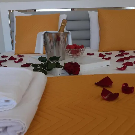 Tavares Guest Houses 2 *
